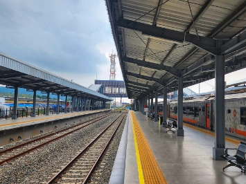 Railway
                                                Shelters